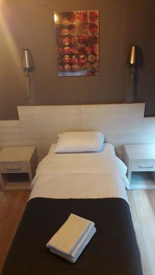Hotel Auberge Van Strombeek Jette Экстерьер фото