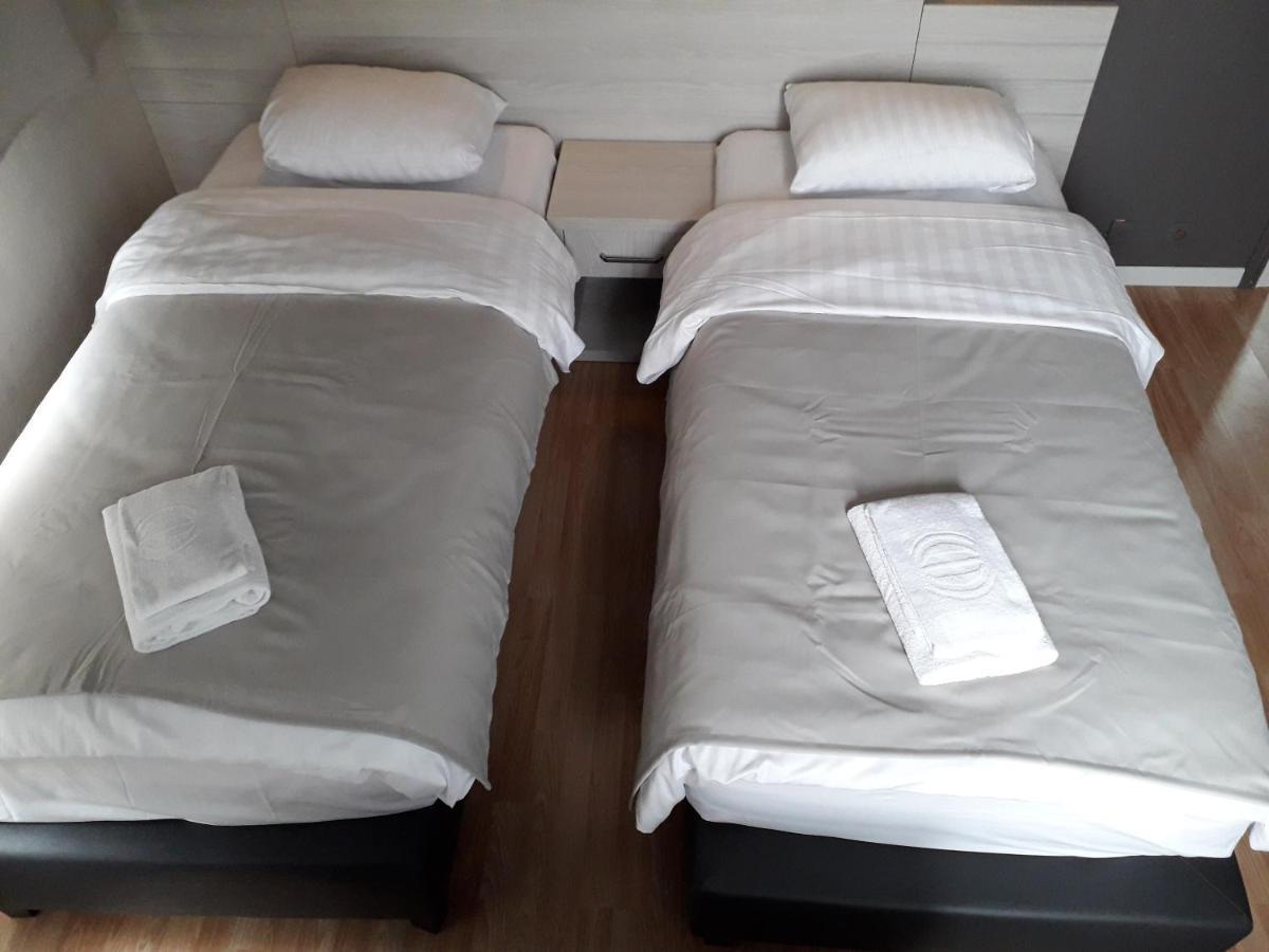 Hotel Auberge Van Strombeek Jette Экстерьер фото